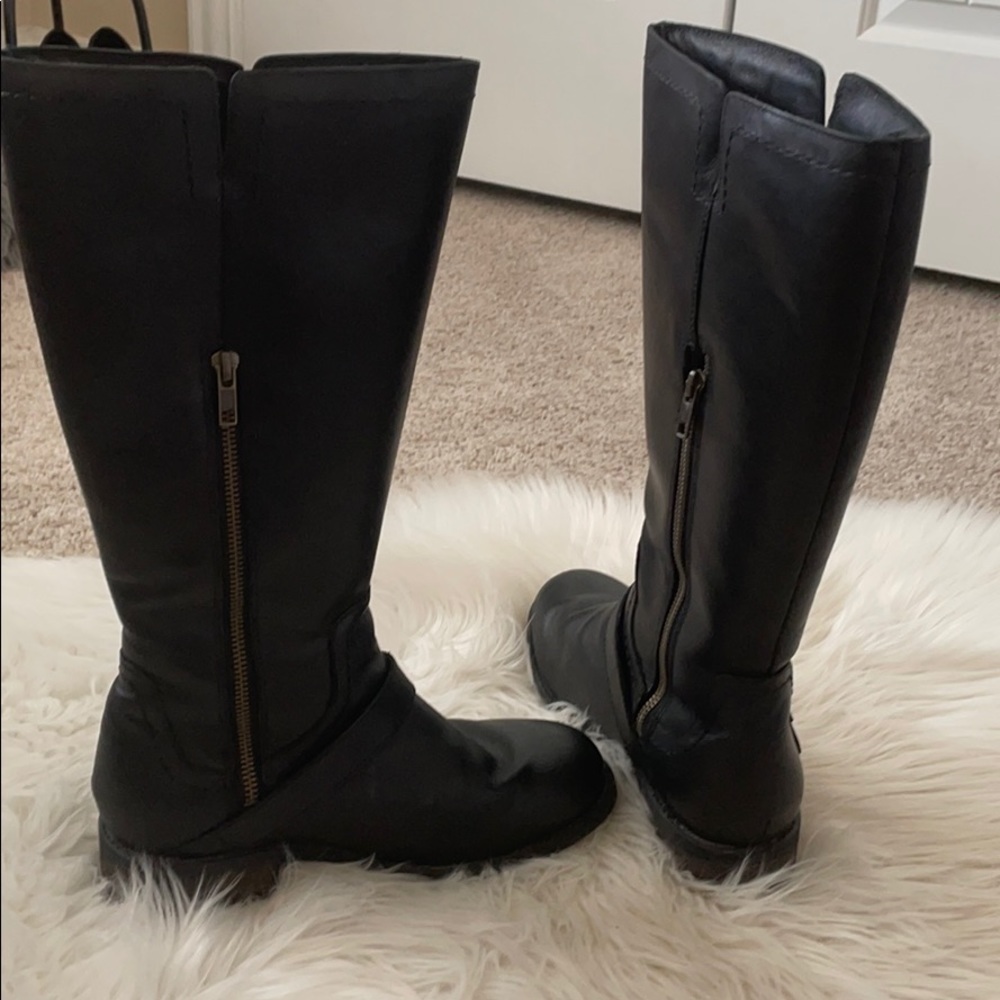 UGG Dahlen Riding Boot - Picture 6 of 9